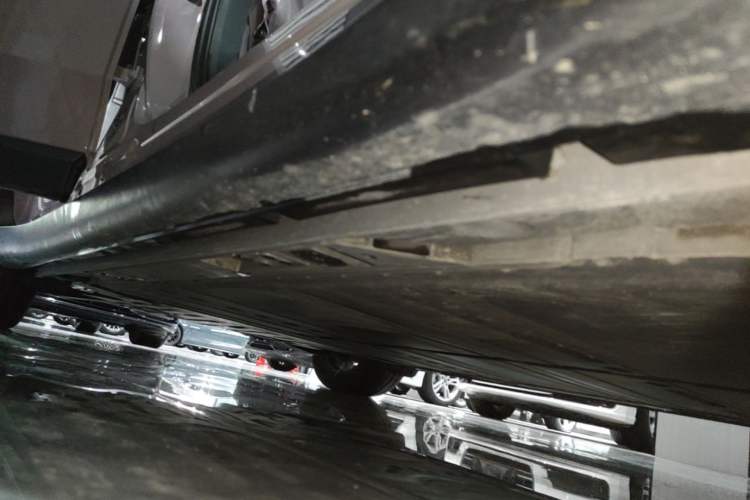 Used ONVO L60 2024 60 kWh Rear-Drive Version Right Side Sill
