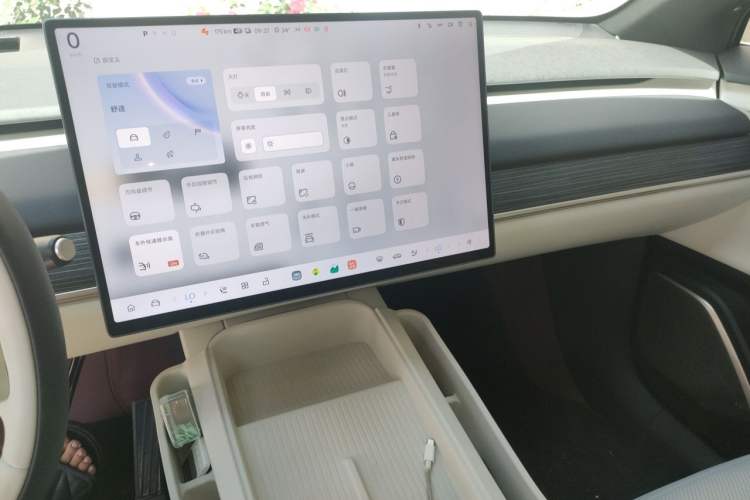 Used ONVO L60 2024 60 kWh Rear-Drive Version Audio And AC Panel