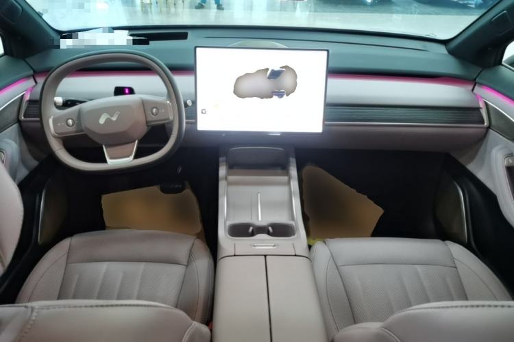 Used ONVO L60 2024 60 kWh Rear-Drive Version Center Console
