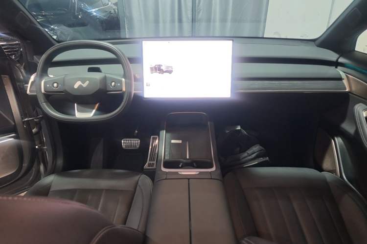 Used ONVO L60 2024 60 kWh Rear-Drive Version Center Console