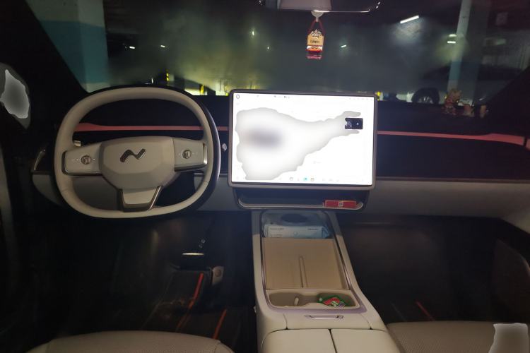 Used ONVO L60 2024 60 kWh Rear-Drive Version Center Console