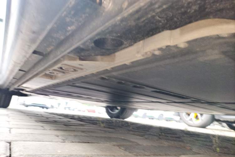 Used ONVO L60 2024 60 kWh Rear-Drive Version Chassis Front Right