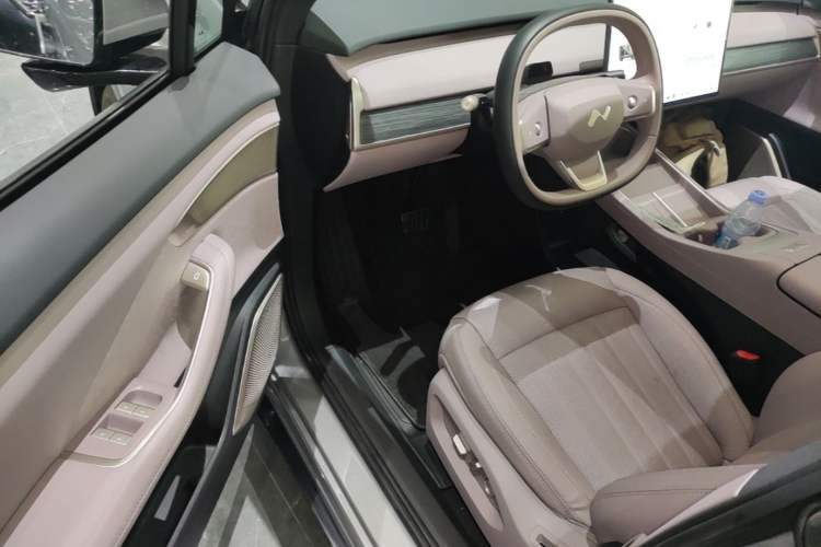 Used ONVO L60 2024 60 kWh Rear-Drive Version Driver Seat