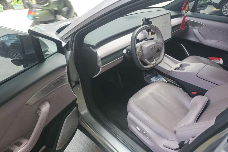 Used ONVO L60 2024 60 kWh Rear-Drive Version Driver Seat