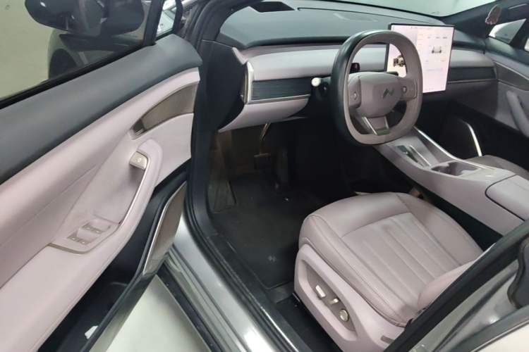 Used ONVO L60 2024 60 kWh Rear-Drive Version Driver Seat