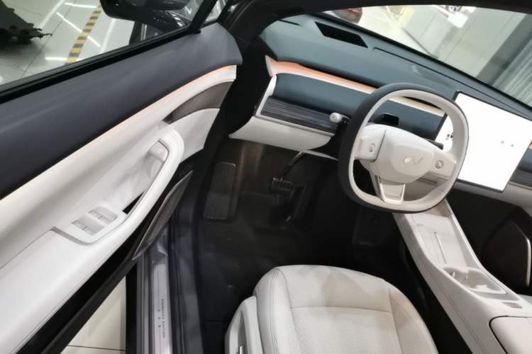 Used ONVO L60 2024 60 kWh All-Wheel Drive Driver Seat