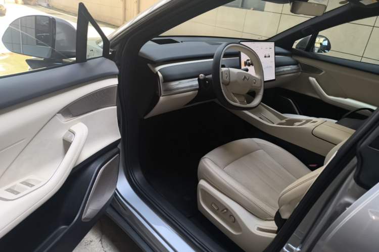 Used ONVO L60 2024 60 kWh All-Wheel Drive Driver Seat