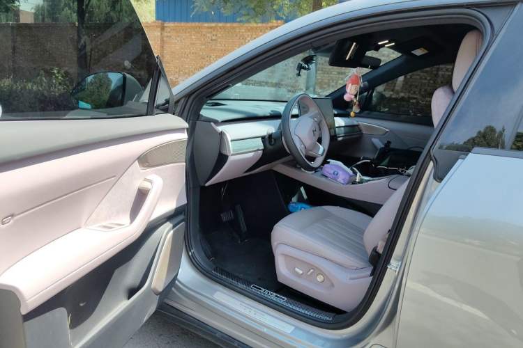 Used ONVO L60 2024 60 kWh Rear-Drive Version Driver Seat