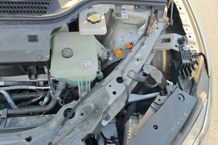 Used ONVO L60 2024 60 kWh Rear-Drive Version Engine Bay Left