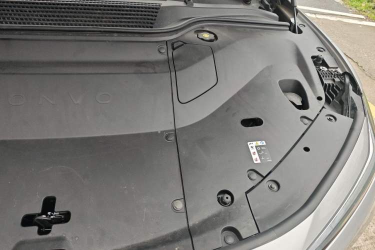 Used ONVO L60 2024 60 kWh Rear-Drive Version Engine Bay Left