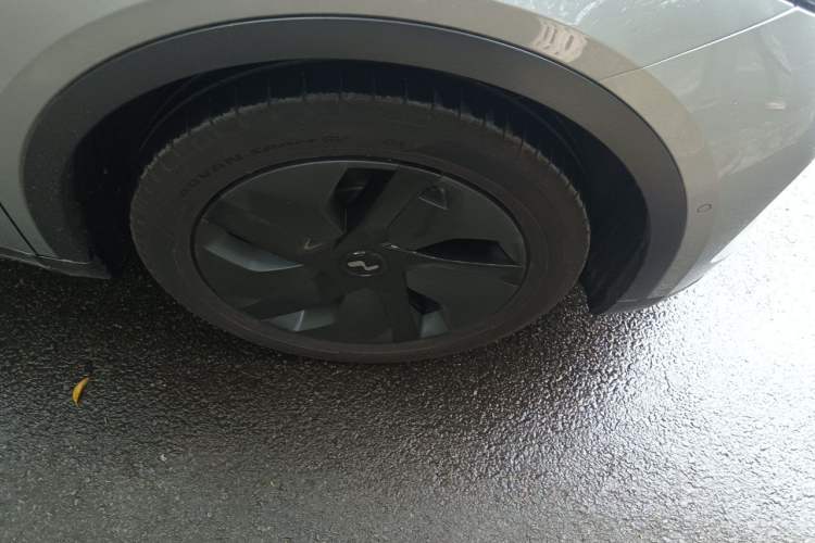 Used ONVO L60 2024 60 kWh Rear-Drive Version Exterior 1