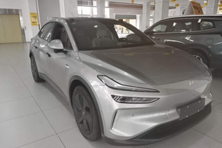 Used ONVO L60 2024 60 kWh Rear-Drive Version Exterior 1