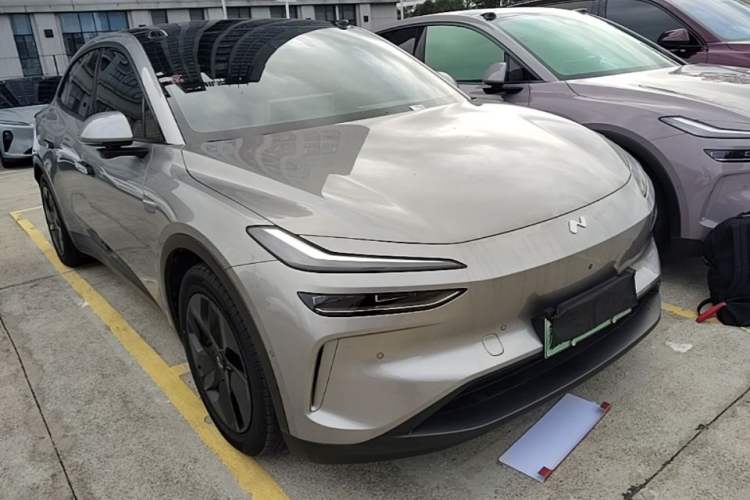 Used ONVO L60 2024 60 kWh Rear-Drive Version Exterior 1