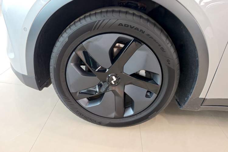 Used ONVO L60 2024 60 kWh Rear-Drive Version Exterior 4
