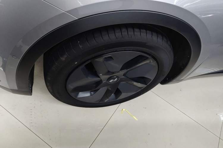 Used ONVO L60 2024 60 kWh Rear-Drive Version Exterior 4