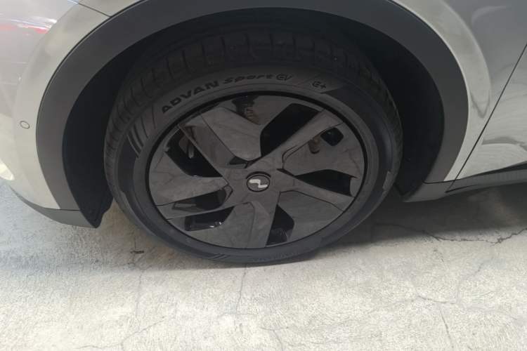 Used ONVO L60 2024 60 kWh All-Wheel Drive Exterior 4