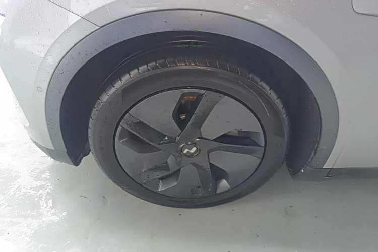 Used ONVO L60 2024 60 kWh Rear-Drive Version Exterior 4