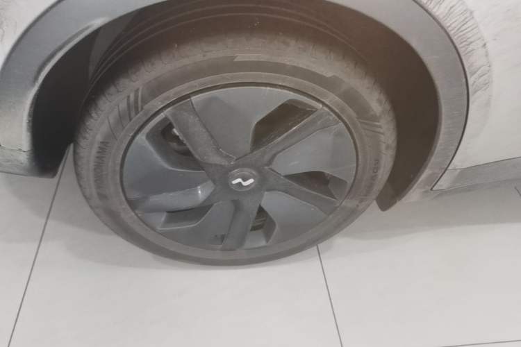 Used ONVO L60 2024 60 kWh Rear-Drive Version Exterior 5