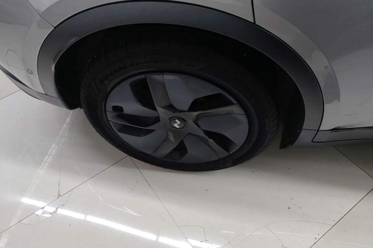 Used ONVO L60 2024 60 kWh Rear-Drive Version Exterior 5