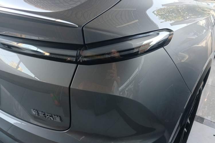 Used ONVO L60 2024 60 kWh Rear-Drive Version Exterior 6