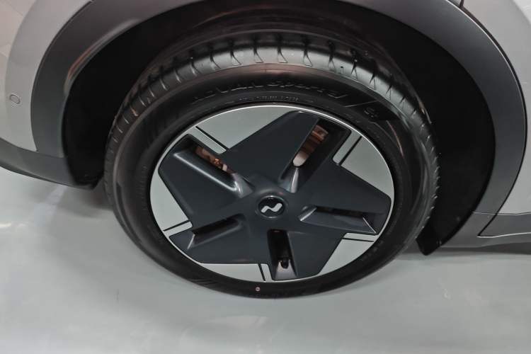 Used ONVO L60 2024 60 kWh Rear-Drive Version Exterior 8