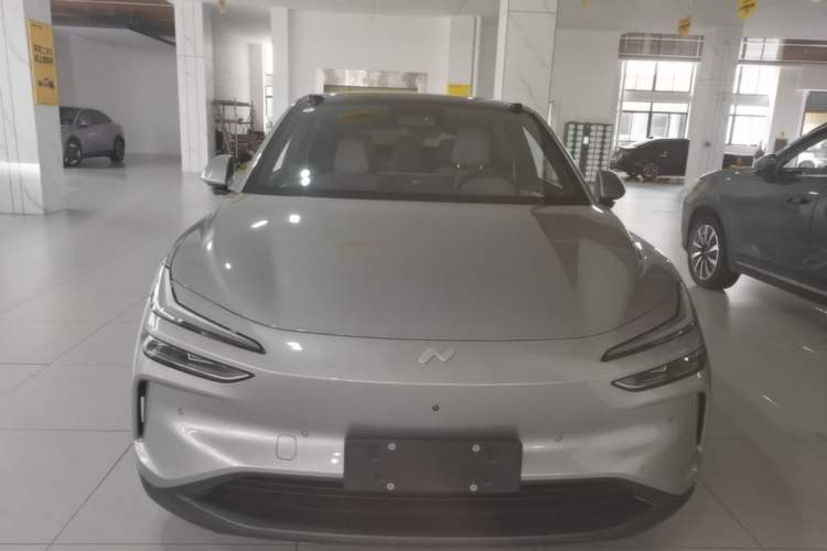 Used ONVO L60 2024 60 kWh Rear-Drive Version Front