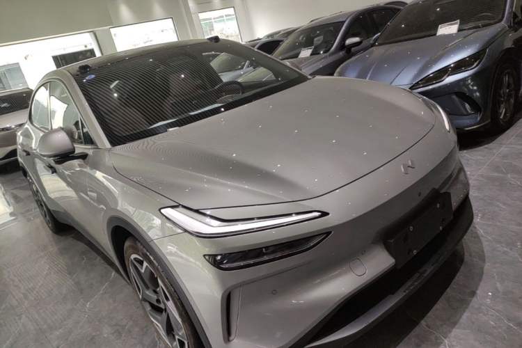 Used ONVO L60 2024 60 kWh Rear-Drive Version Front Right 45 Deg