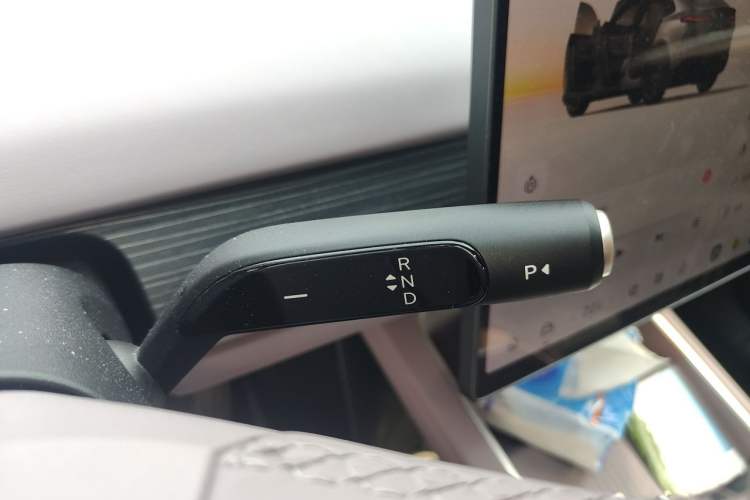 Used ONVO L60 2024 60 kWh Rear-Drive Version Gear Lever