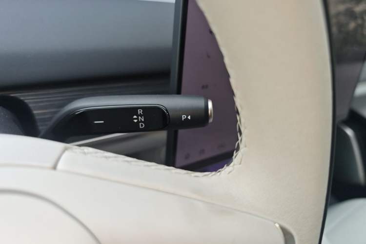 Used ONVO L60 2024 60 kWh Rear-Drive Version Gear Lever