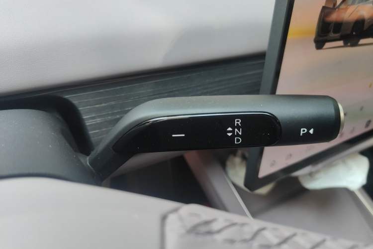Used ONVO L60 2024 60 kWh Rear-Drive Version Gear Lever
