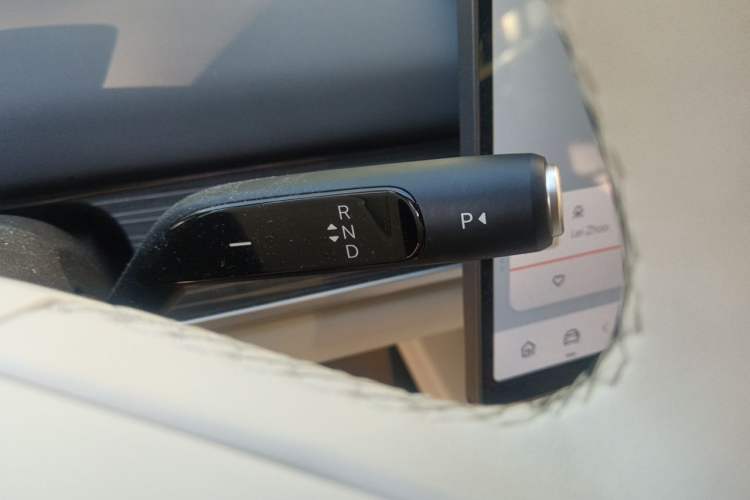 Used ONVO L60 2024 60 kWh Rear-Drive Version Gear Lever
