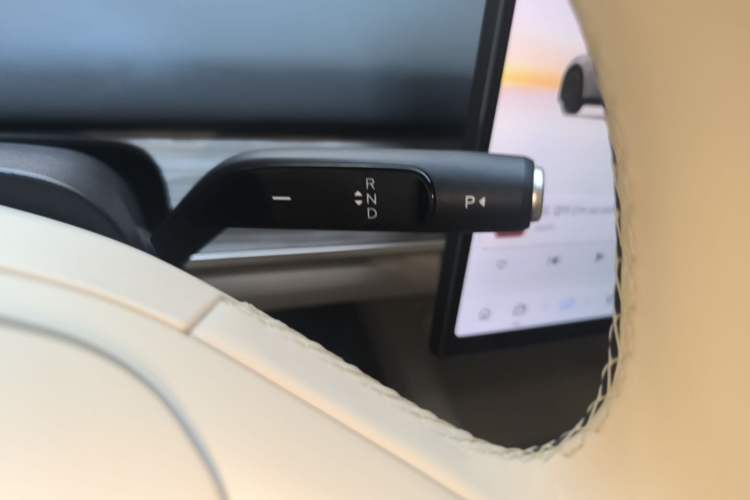 Used ONVO L60 2024 60 kWh All-Wheel Drive Gear Lever