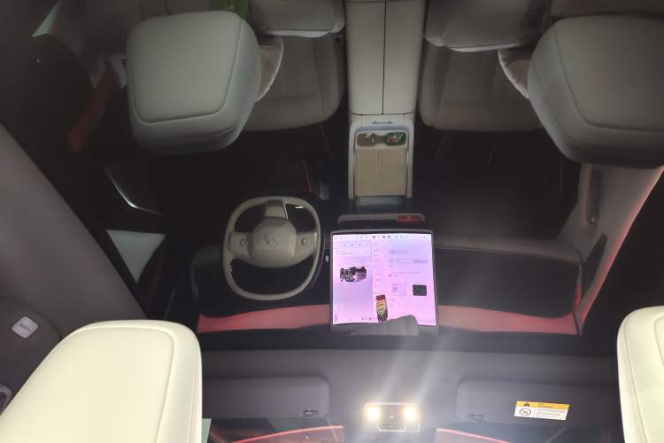 Used ONVO L60 2024 60 kWh Rear-Drive Version Headliner