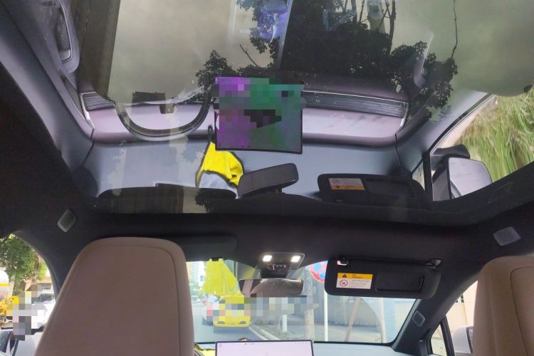 Used ONVO L60 2024 60 kWh Rear-Drive Version Headliner