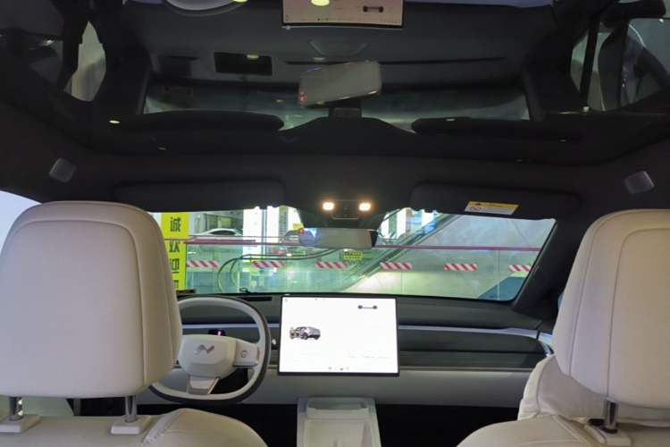 Used ONVO L60 2024 60 kWh Rear-Drive Version Headliner