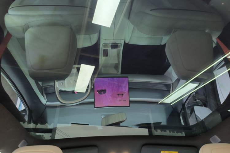 Used ONVO L60 2024 60 kWh Rear-Drive Version Headliner