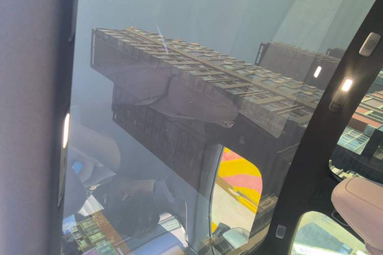 Used ONVO L60 2024 60 kWh Rear-Drive Version Headliner