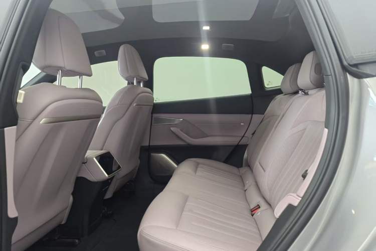 Used ONVO L60 2024 60 kWh Rear-Drive Version Interior 3
