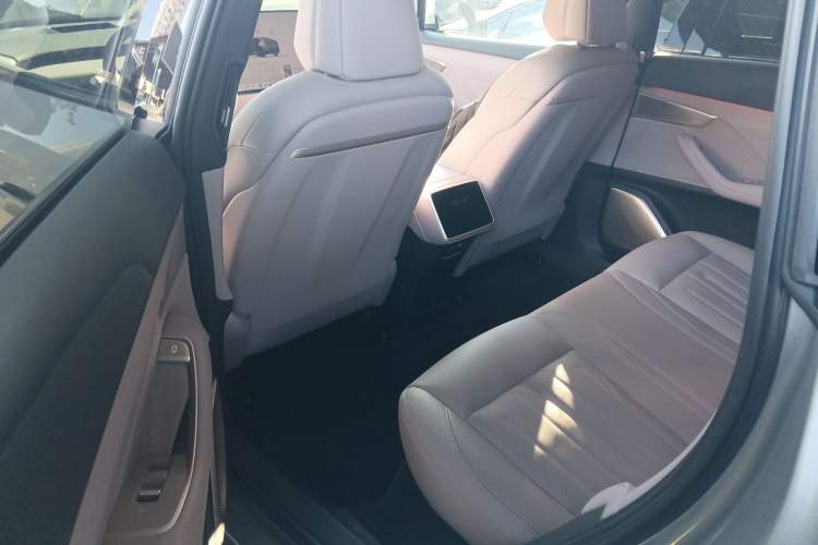 Used ONVO L60 2024 60 kWh Rear-Drive Version Interior 4