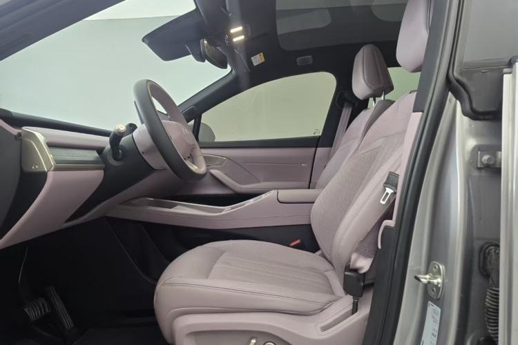 Used ONVO L60 2024 60 kWh Rear-Drive Version Interior 4