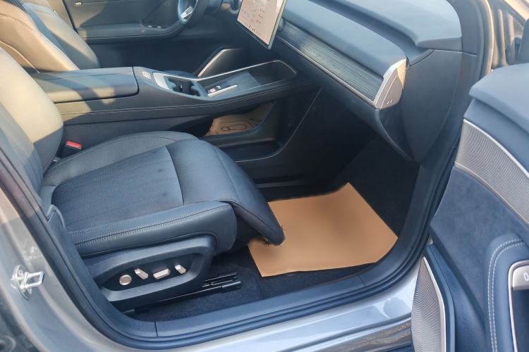 Used ONVO L60 2024 60 kWh Rear-Drive Version Interior 5