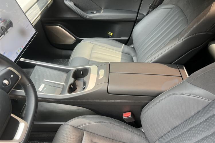 Used ONVO L60 2024 60 kWh Rear-Drive Version Interior 9