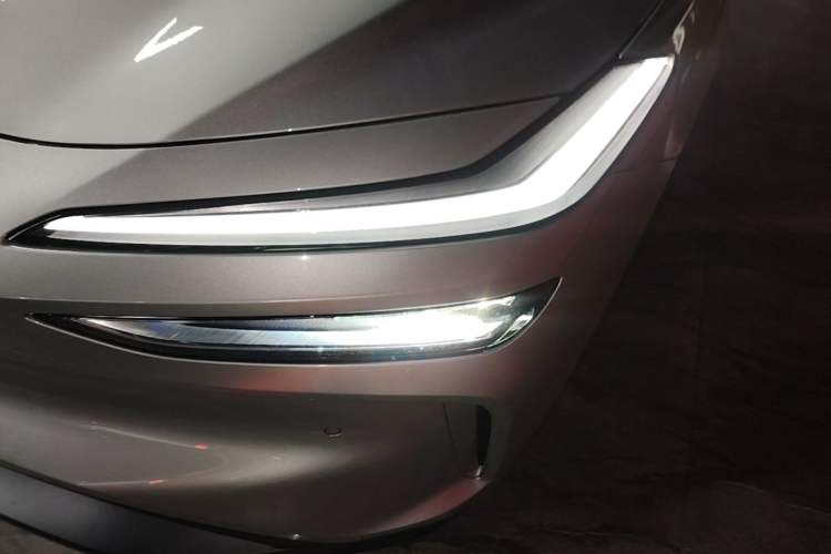 Used ONVO L60 2024 60 kWh Rear-Drive Version Left Front Headlight