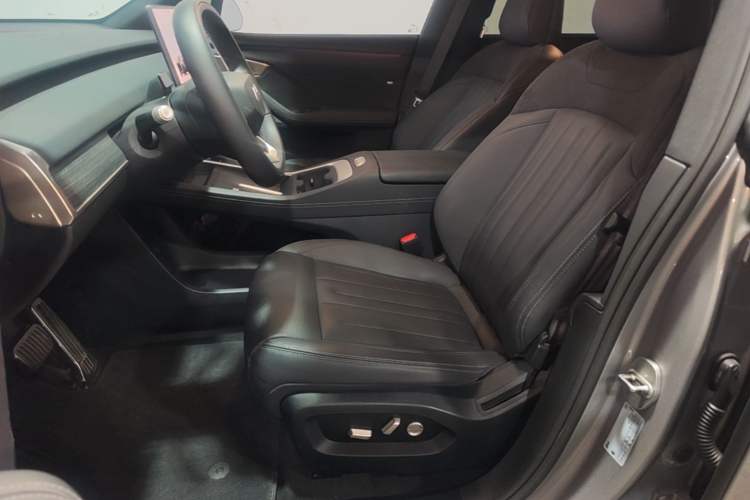 Used ONVO L60 2024 60 kWh Rear-Drive Version Left Front Seat