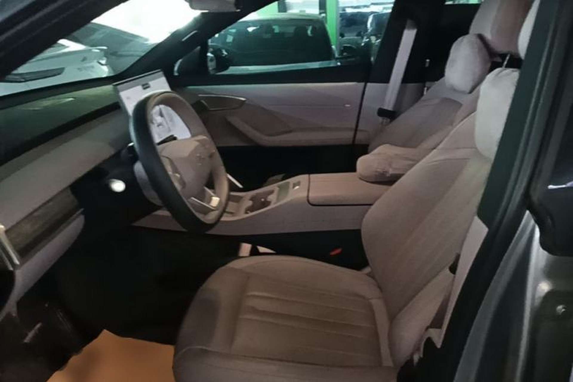 Used ONVO L60 2024 60 kWh All-Wheel Drive Left Front Seat