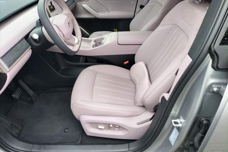 Used ONVO L60 2024 60 kWh Rear-Drive Version Left Front Seat
