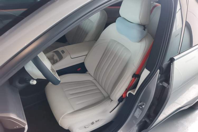 Used ONVO L60 2024 60 kWh Rear-Drive Version Left Front Seat