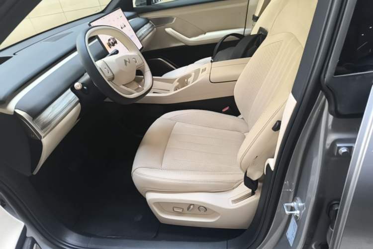 Used ONVO L60 2024 60 kWh All-Wheel Drive Left Front Seat