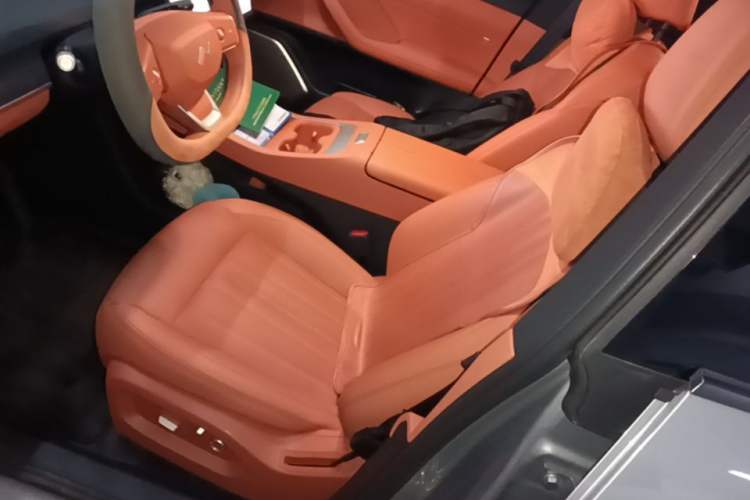 Used ONVO L60 2024 60 kWh Rear-Drive Version Left Front Seat