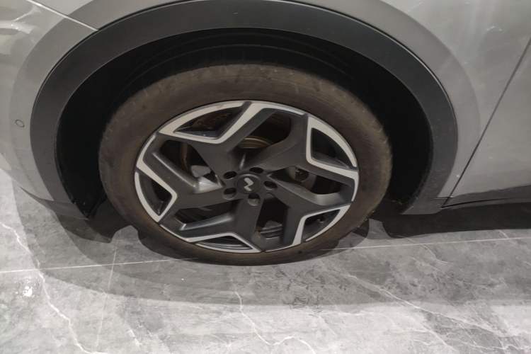 Used ONVO L60 2024 60 kWh Rear-Drive Version Left Front Wheel Hub